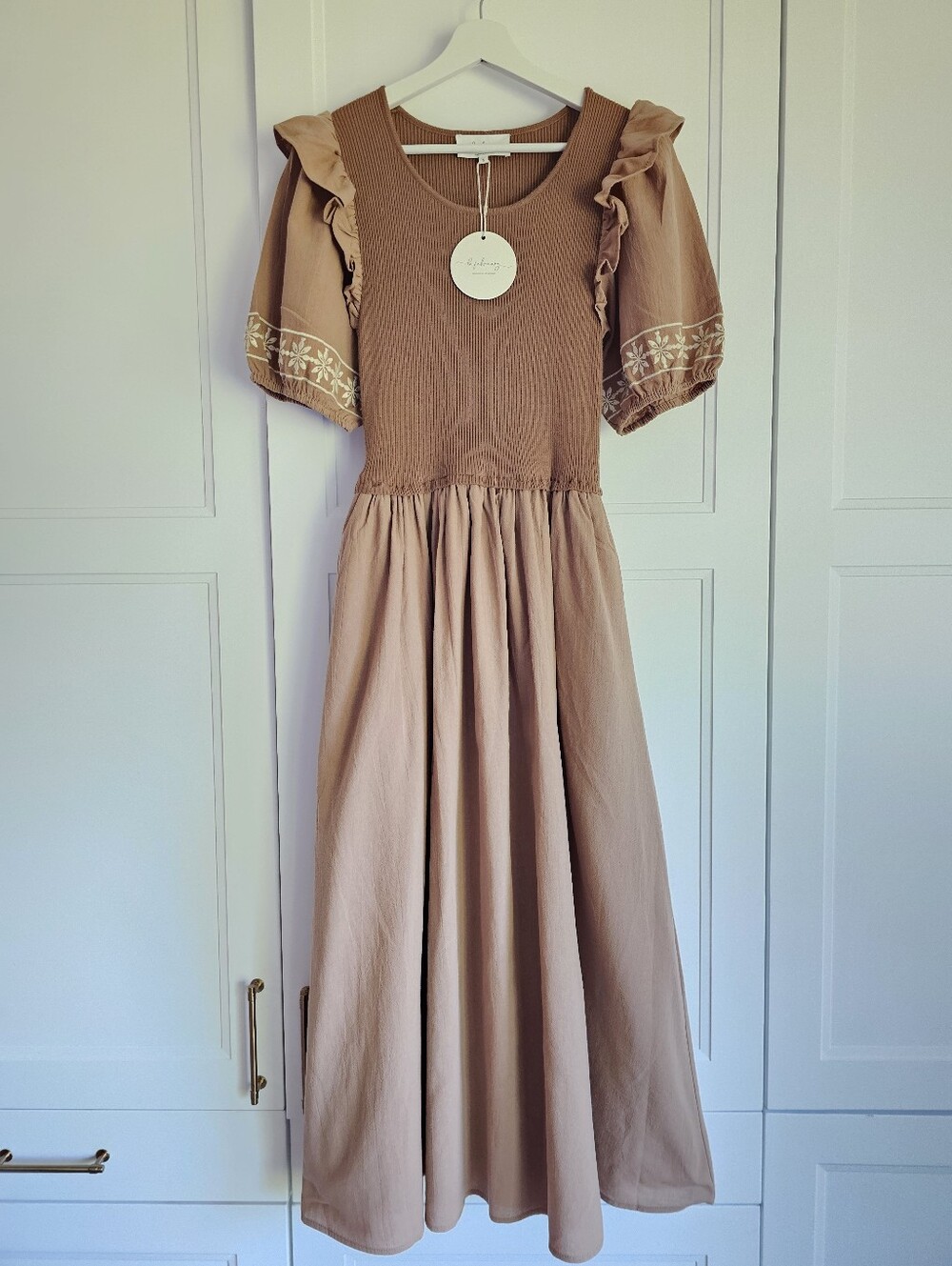 La February Ribbed Embroided Ruffle Brown Boho Summer Midi Dress Size S, NWT